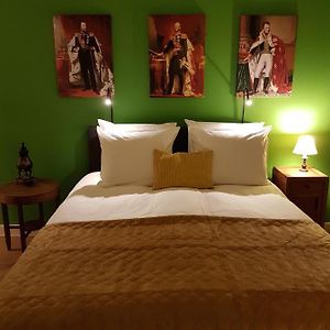 Emma'S B&B